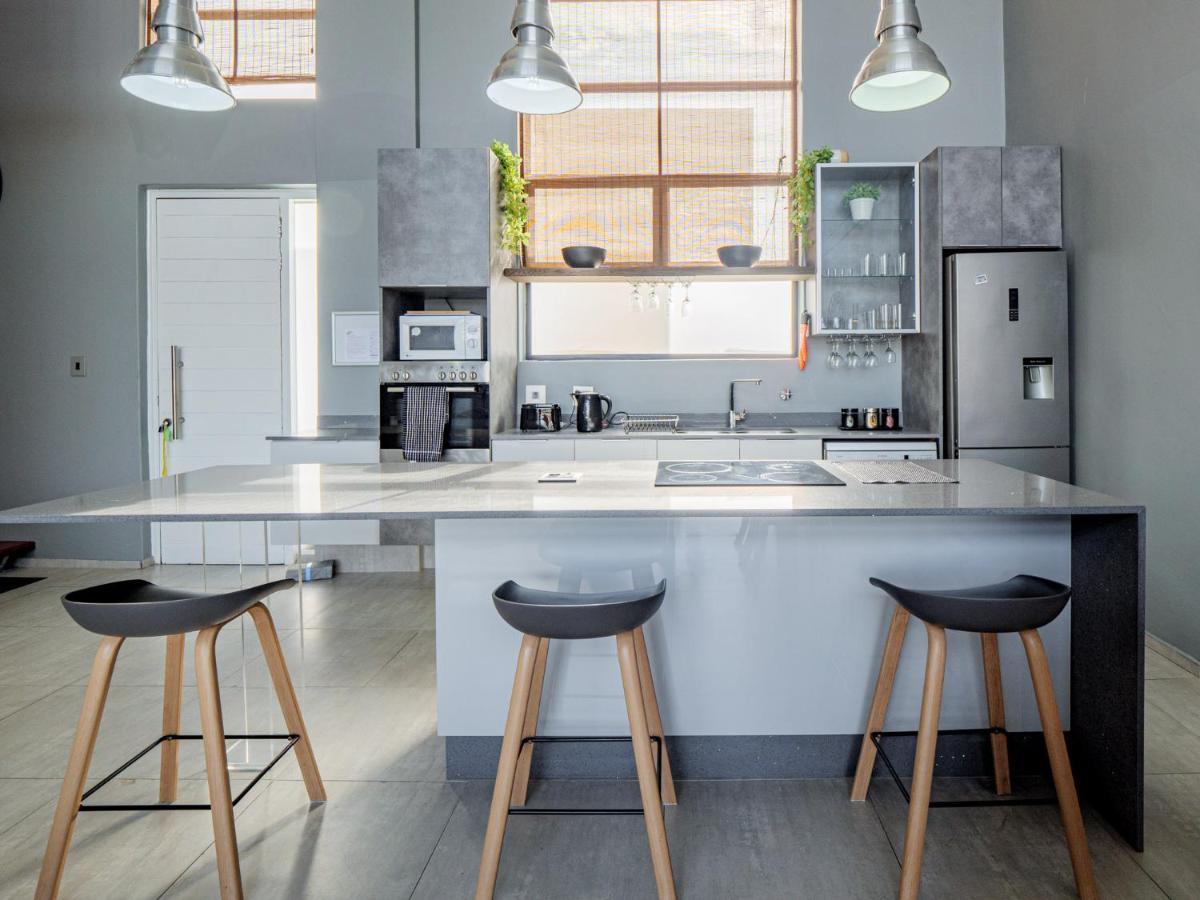 Апартаменты Point Bay - Super Stylish For Less Дурбан Экстерьер фото