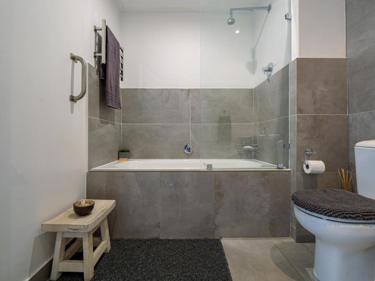 Апартаменты Point Bay - Super Stylish For Less Дурбан Экстерьер фото