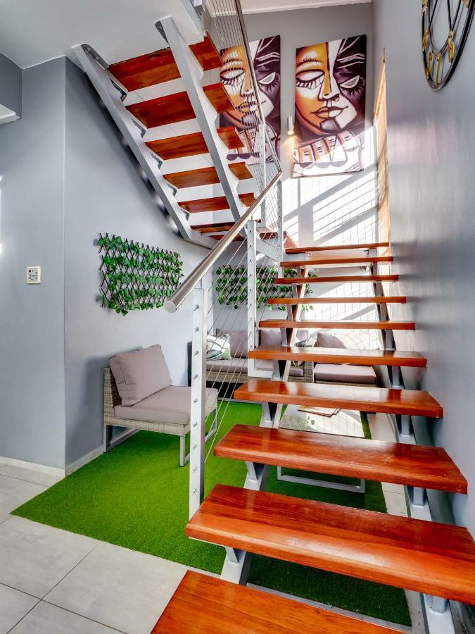 Апартаменты Point Bay - Super Stylish For Less Дурбан Экстерьер фото